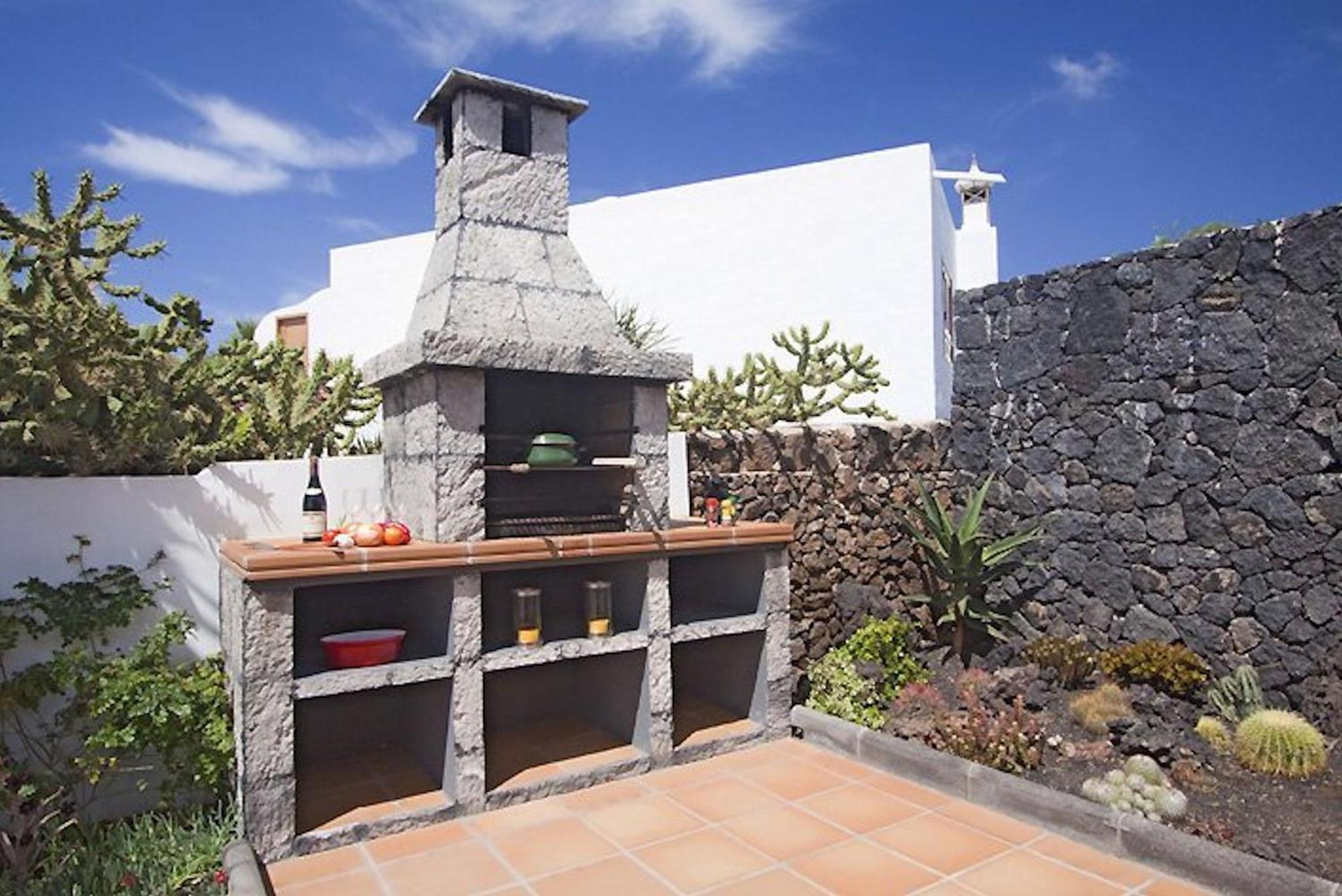 Lovely Los Mojones Villa Casa Jasmine Heated Pool Short Walk To Beach Puerto Del Carmen Puerto del Carmen  Eksteriør bilde
