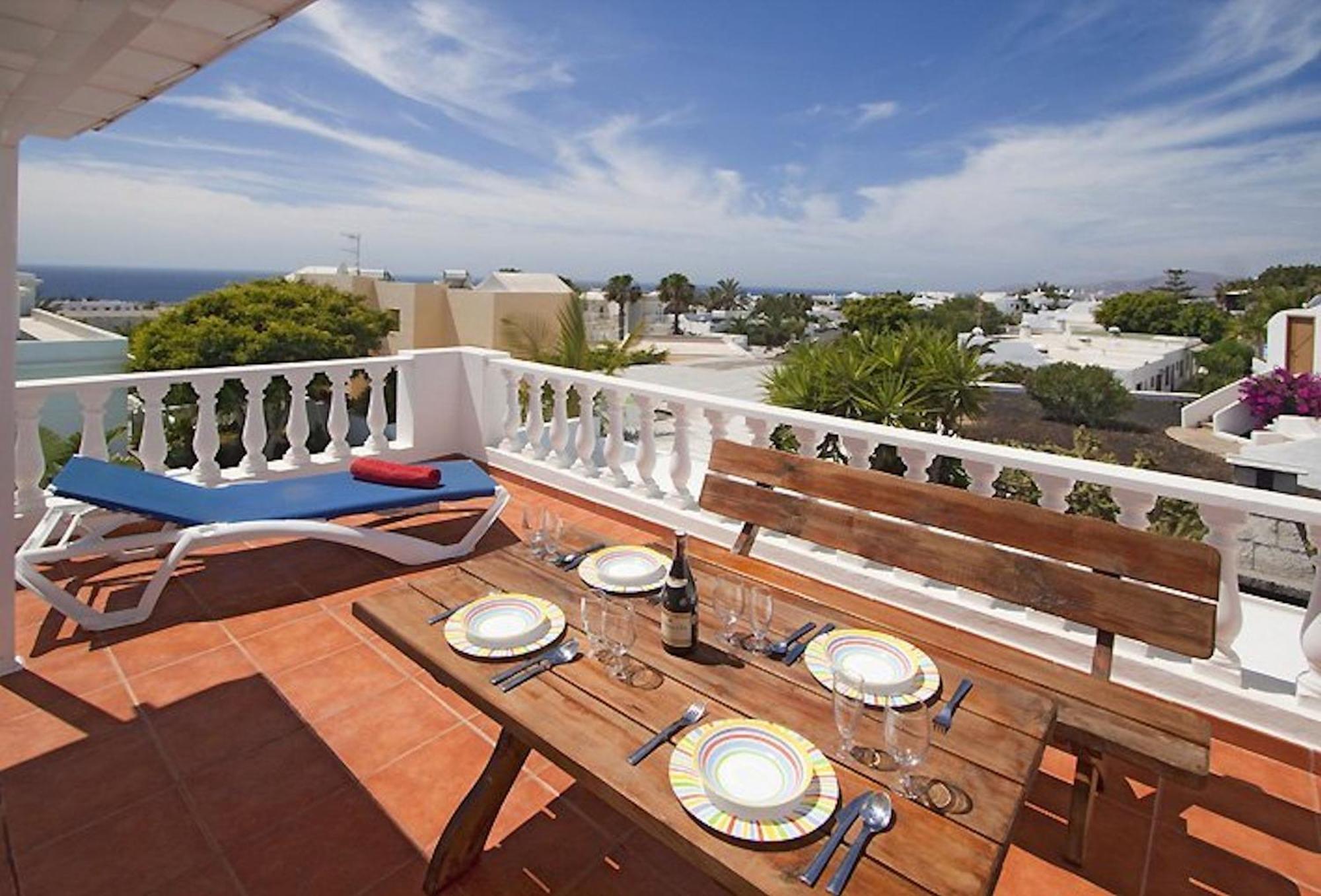 Lovely Los Mojones Villa Casa Jasmine Heated Pool Short Walk To Beach Puerto Del Carmen Puerto del Carmen  Eksteriør bilde