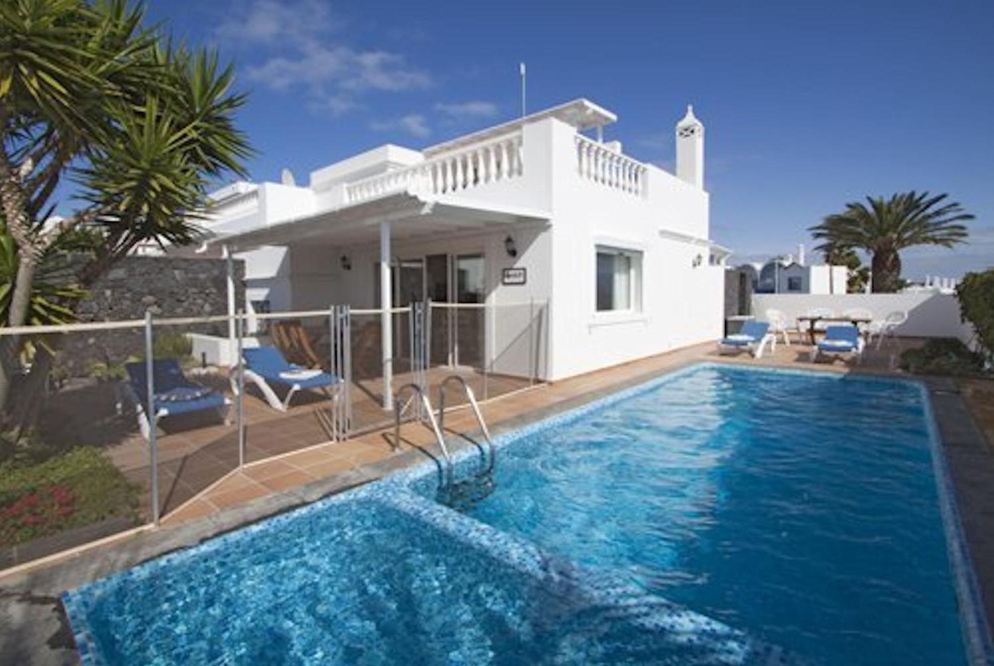 Lovely Los Mojones Villa Casa Jasmine Heated Pool Short Walk To Beach Puerto Del Carmen Puerto del Carmen  Eksteriør bilde
