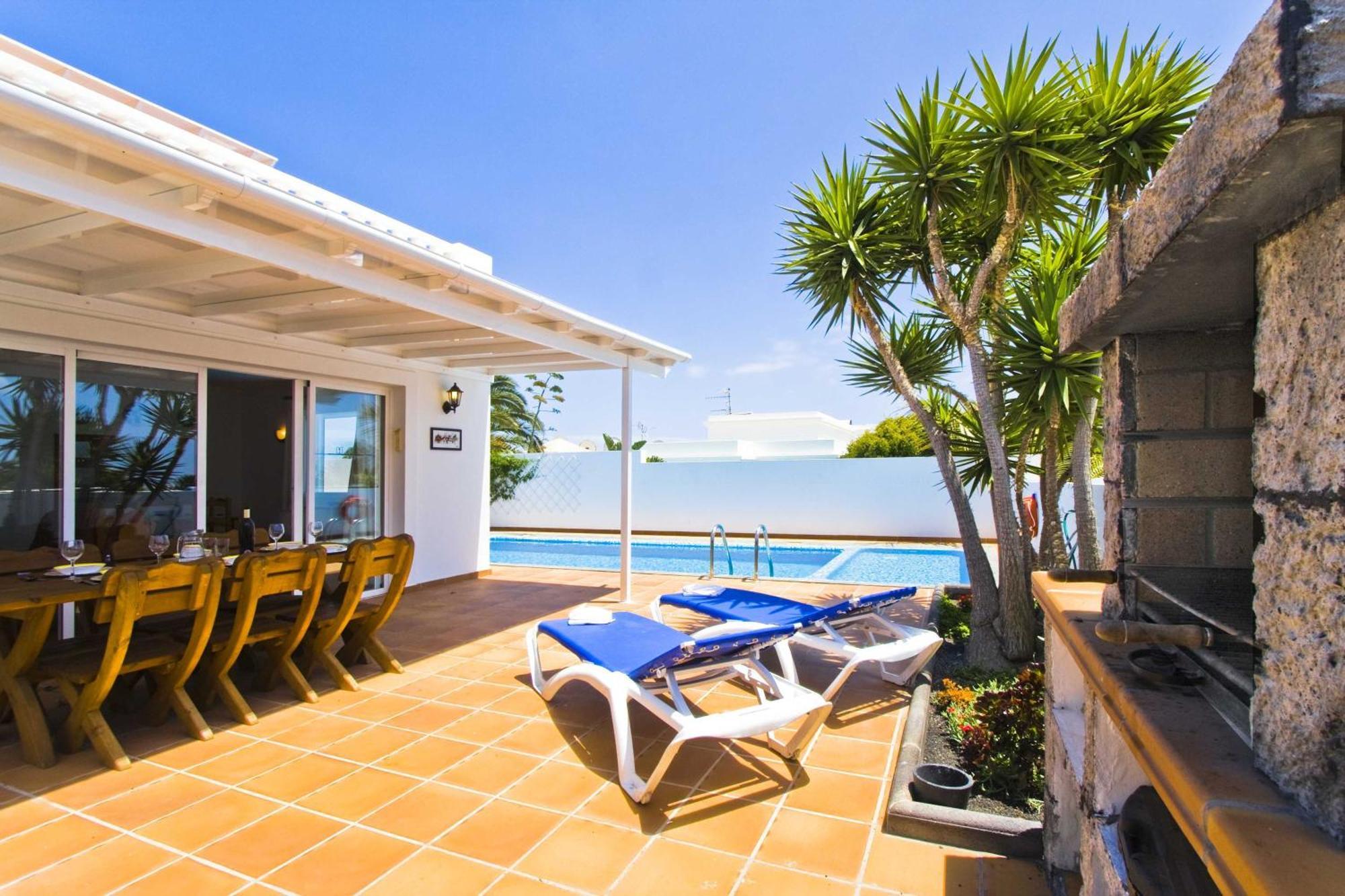 Lovely Los Mojones Villa Casa Jasmine Heated Pool Short Walk To Beach Puerto Del Carmen Puerto del Carmen  Eksteriør bilde